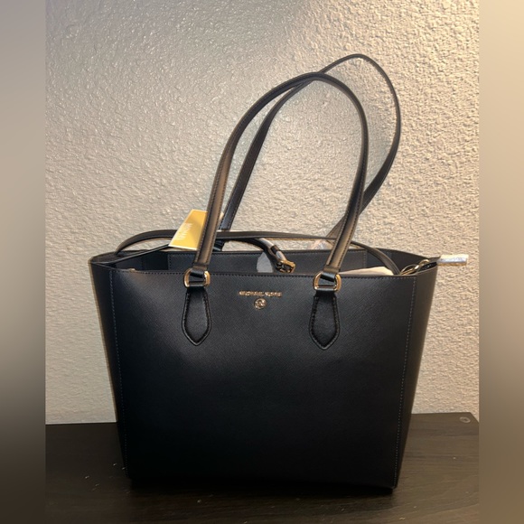 Michael Kors bag - Picture 1 of 5